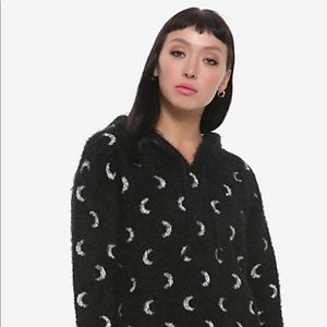 Hot Topic Plus Size Fuzzy Crop Hoodie